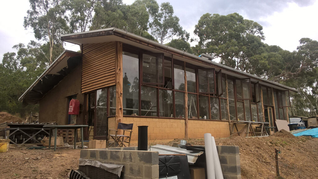 Façade de la maison solaire passive en Australie